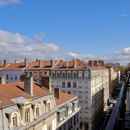 Okko Hotels Lyon Pont Lafayette-3